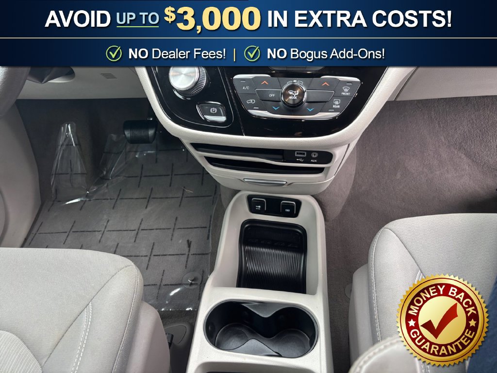 Used 2017 Chrysler Pacifica Touring FWD image 20