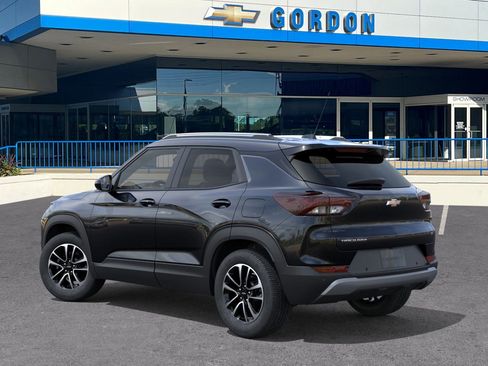 New 2026 Chevrolet TrailBlazer LT w/ LT Cold Weather Package FWD image 3