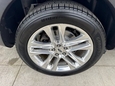 Used 2016 Ford Explorer Limited w/ Equipment Group 301A AWD/4WD image 17