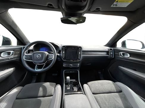 Used 2023 Volvo C40 P8 Recharge Ultimate image 16