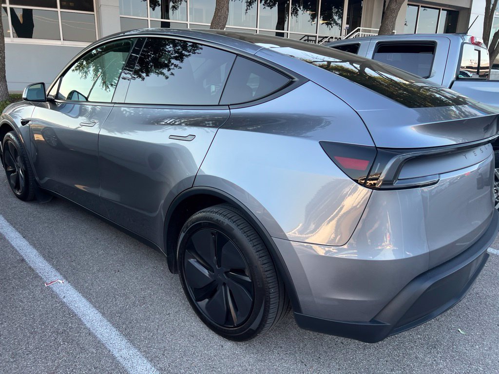 Used 2026 Tesla Model Y 2WD image 4