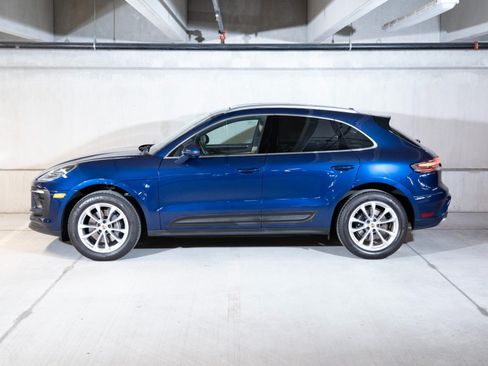 Certified 2023 Porsche Macan AWD/4WD image 2