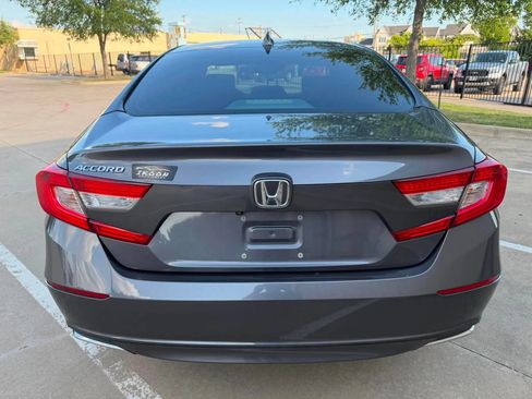 Used 2018 Honda Accord EX image 7