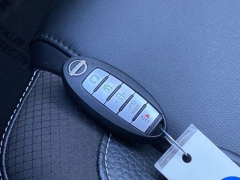 Used 2022 Nissan Pathfinder SL w/ SL Premium Package image 31