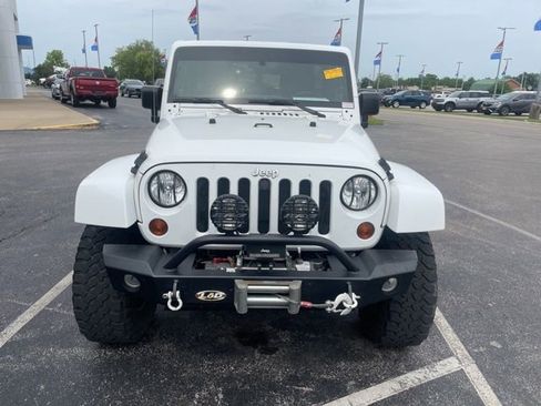 Used 2012 Jeep Wrangler Unlimited Rubicon w/ Dual Top Group AWD/4WD image 3