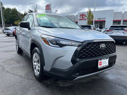 Used 2025 Toyota Corolla Cross L AWD/4WD image 1