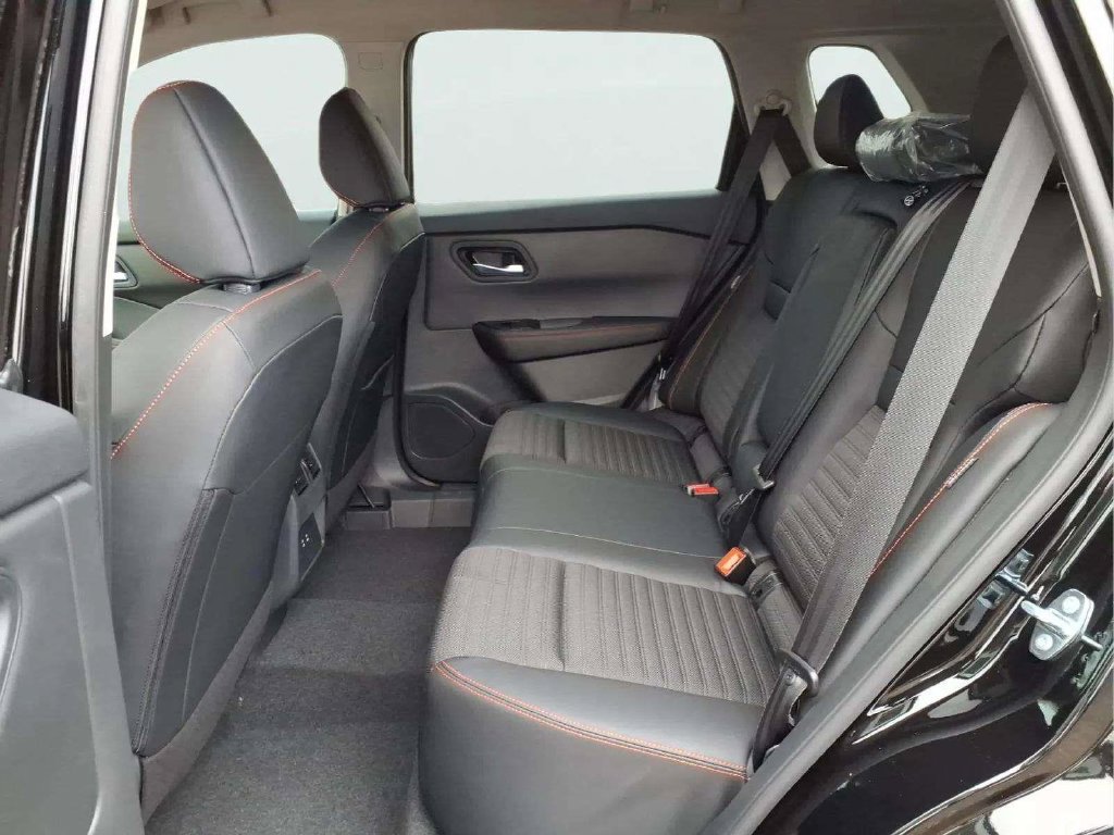 New 2026 Nissan Rogue SV AWD/4WD image 14