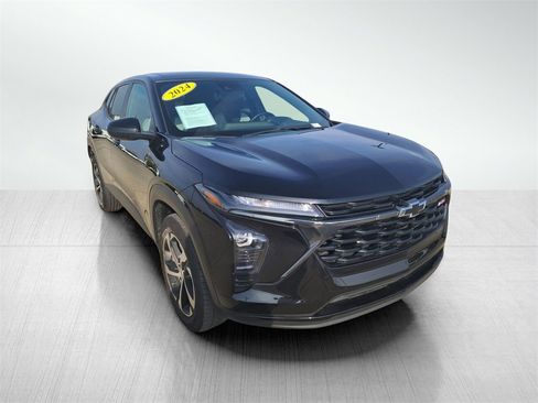 Certified 2024 Chevrolet Trax RS image 3