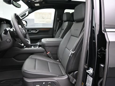 New 2026 GMC Yukon XL Denali image 12