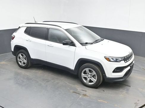 Used 2023 Jeep Compass Latitude AWD/4WD image 1