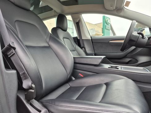 Used 2022 Tesla Model 3 Long Range AWD/4WD image 26