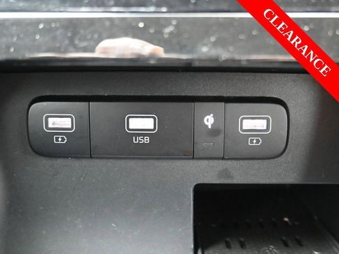 Used 2023 Kia Carnival SX Prestige image 32