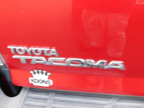 Used 2013 Toyota Tacoma V6 4x4 4dr Double Cab 5.0 ft S w/ TRD Off-Road Pkg image 30