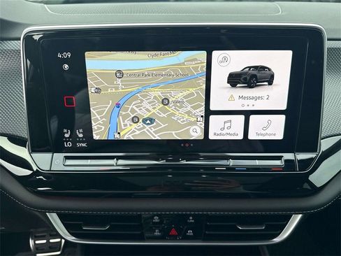 New 2026 Volkswagen Atlas Cross Sport SEL R-Line image 19