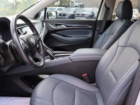 Used 2021 Buick Enclave Essence AWD/4WD image 13