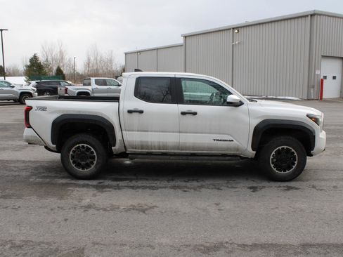 New 2026 Toyota Tacoma TRD Off-Road AWD/4WD image 4