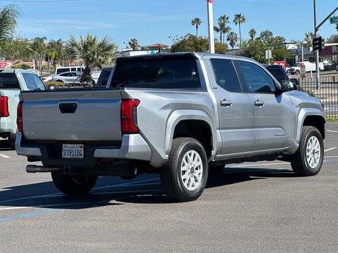 Used 2025 Toyota Tacoma SR5 image 5