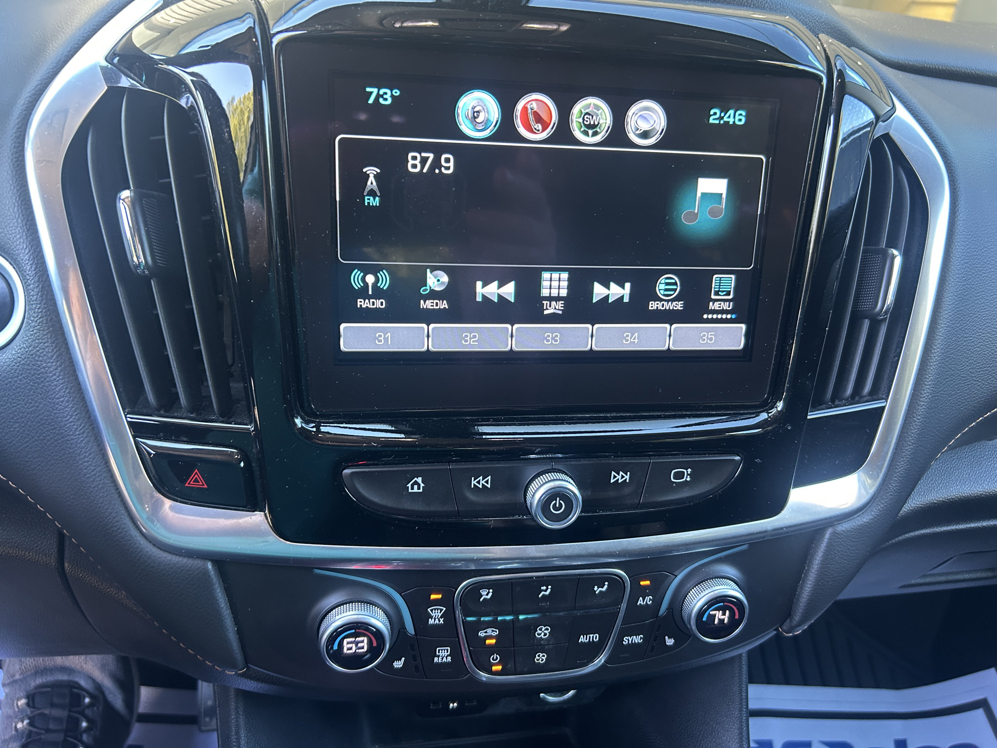 Used 2018 Chevrolet Traverse LT FWD image 18