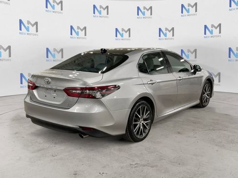 Used 2021 Toyota Camry XLE AWD/4WD image 5