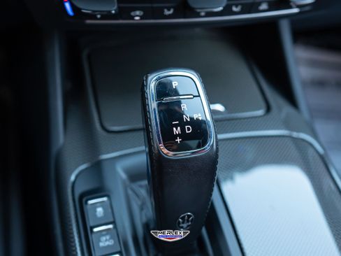 Used 2019 Maserati Levante GranLusso AWD/4WD image 32