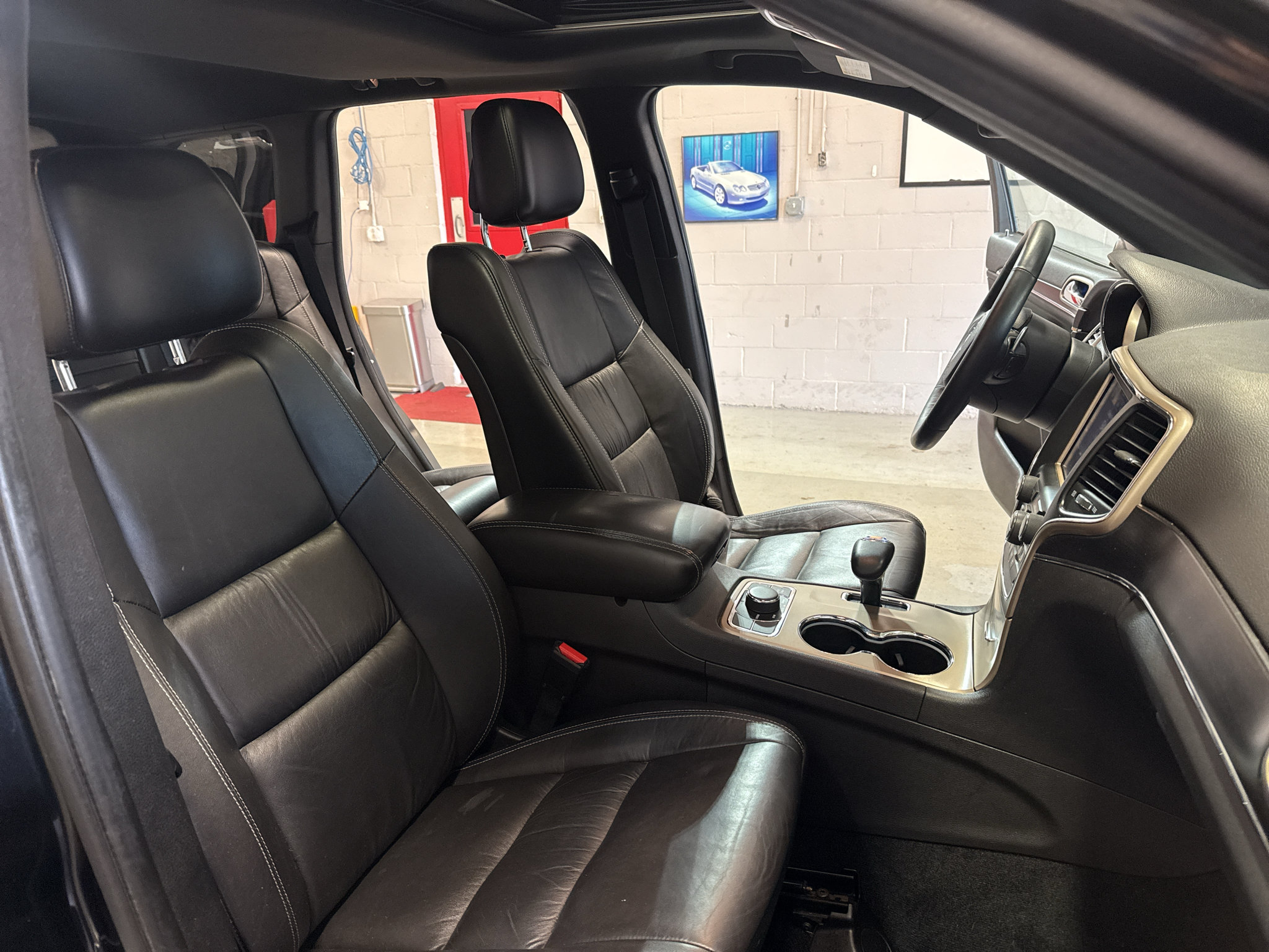 Used 2014 Jeep Grand Cherokee Limited w/ Trailer Tow Group IV AWD/4WD image 25