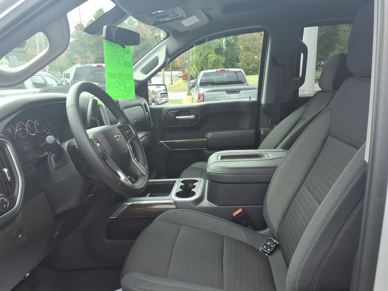 Used 2021 Chevrolet Silverado 1500 LT Trail Boss w/ Convenience Package II AWD/4WD image 7