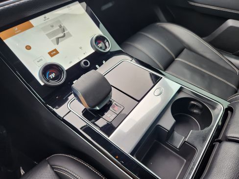 Certified 2021 Land Rover Range Rover Velar R-Dynamic S image 21