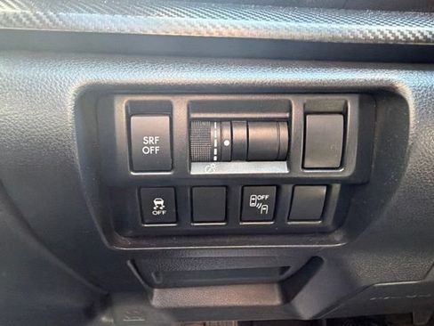 Used 2019 Subaru Crosstrek 2.0i Premium AWD/4WD image 17