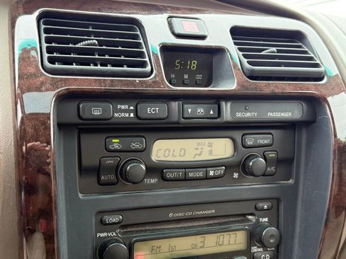 Used 2002 Toyota 4Runner Limited AWD/4WD image 18