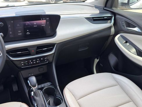 Used 2025 Buick Encore GX Avenir w/ Avenir Technology Package FWD image 24