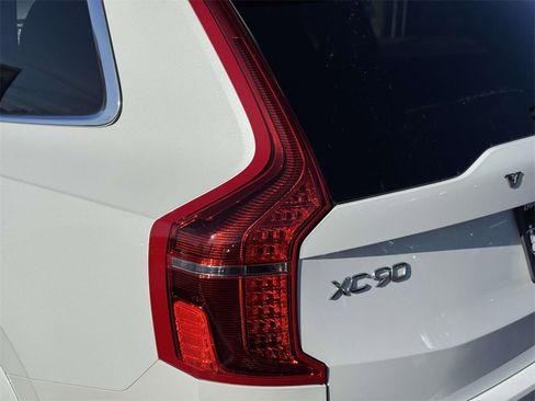 Certified 2025 Volvo XC90 B5 Core image 8