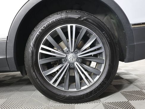 Used 2018 Volkswagen Tiguan SEL image 8