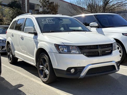 Used 2020 Dodge Journey Crossroad image 3