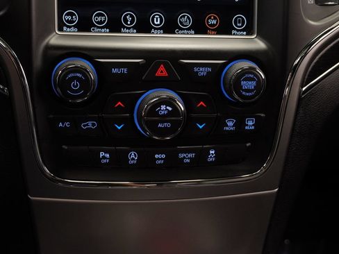 Used 2018 Jeep Grand Cherokee Limited AWD/4WD image 21