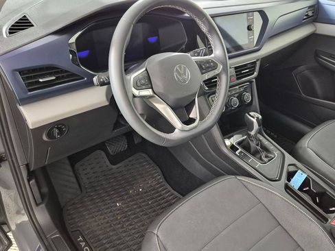 Used 2023 Volkswagen Taos SE w/ Panoramic Sunroof Package FWD image 11