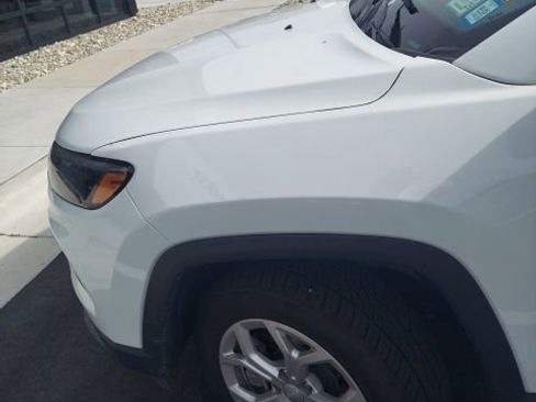 Used 2024 Jeep Compass Latitude image 5