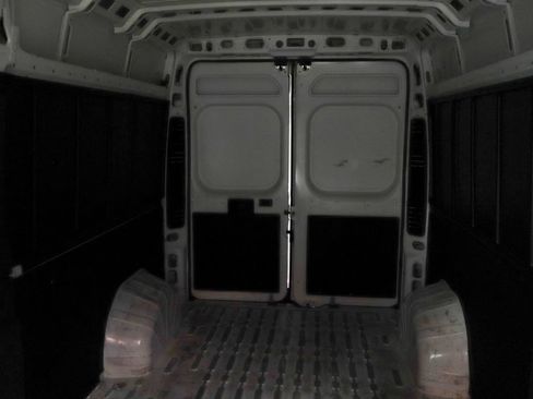 Used 2025 RAM ProMaster 2500 w/ Convenience Group FWD image 12