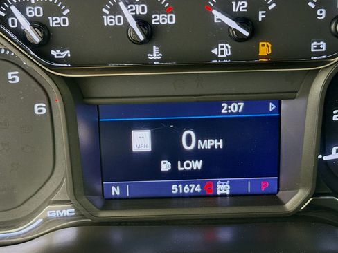 Used 2021 GMC Sierra 1500 AT4 w/ AT4 Preferred Package AWD/4WD image 12