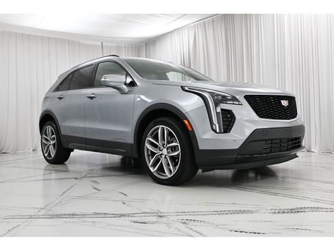 Used 2023 Cadillac XT4 Sport AWD/4WD image 2