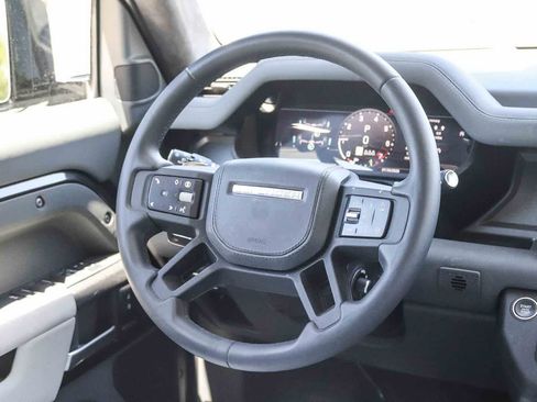 Used 2025 Land Rover Defender 110 V8 AWD/4WD image 15