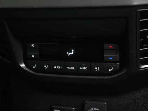 Used 2025 Toyota Sequoia Capstone image 16