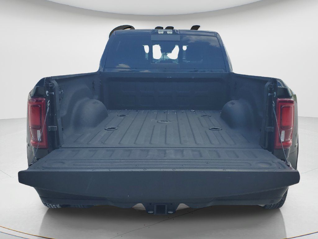 Used 2025 RAM 3500 Limited AWD/4WD image 12