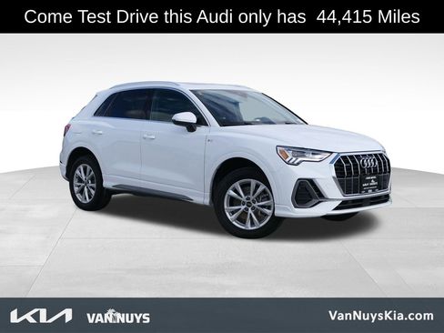 Used 2024 Audi Q3 2.0T Premium image 1