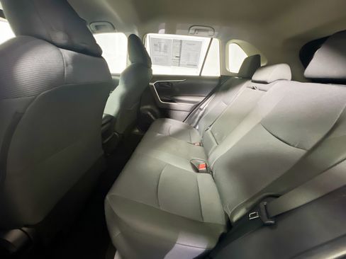 Used 2020 Toyota RAV4 LE FWD image 26