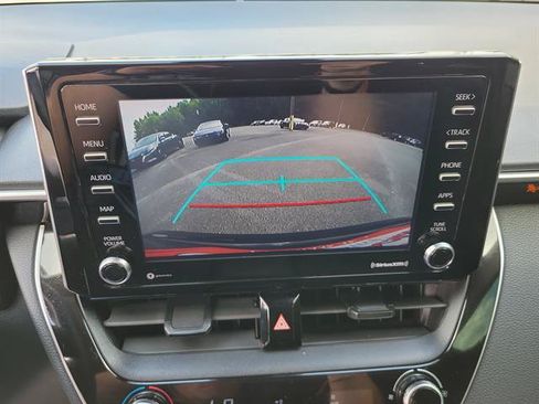Used 2021 Toyota Corolla LE FWD image 12