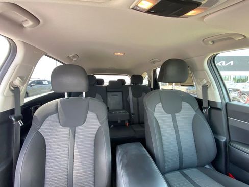 Used 2021 Kia Sorento LX image 30