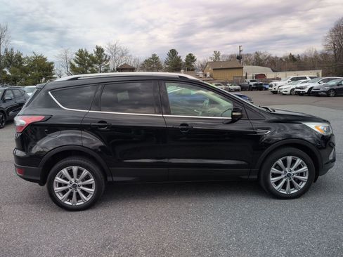 Used 2017 Ford Escape Titanium image 4