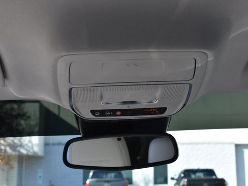 Used 2024 GMC Acadia Denali image 31