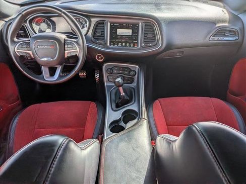 Used 2015 Dodge Challenger R/T Plus image 19