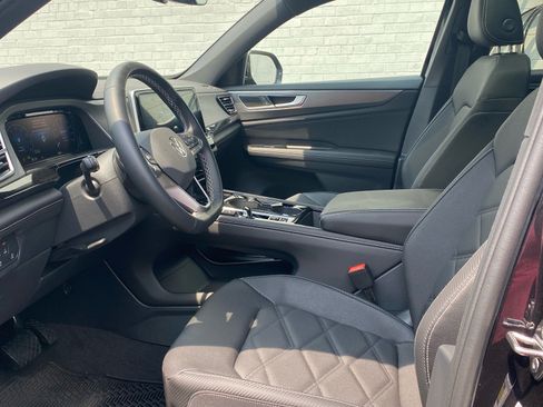 Certified 2025 Volkswagen Atlas Cross Sport SE w/ Panoramic Sunroof Package AWD/4WD image 10